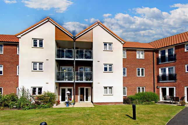 Thumbnail Flat for sale in Maritime Court, Taylors Avenue, Cleethorpes