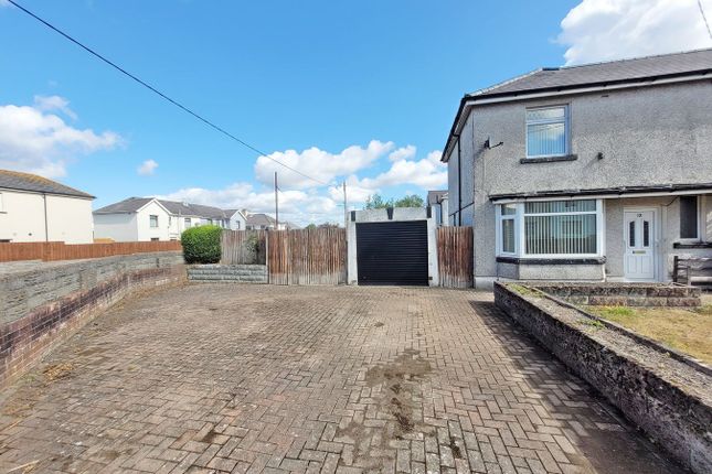 12, Glebeland Place, Barry photo 2