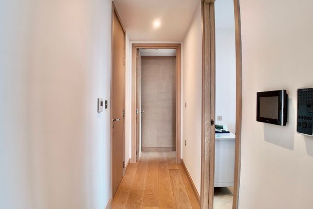 Flat for sale in 2-Bed Flat With Parking, Legacy Building, Embassy Gardens, London