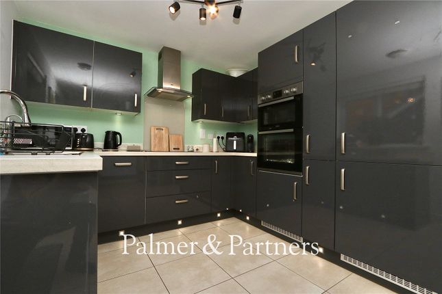 32, Abbott Way, Ipswich photo 5