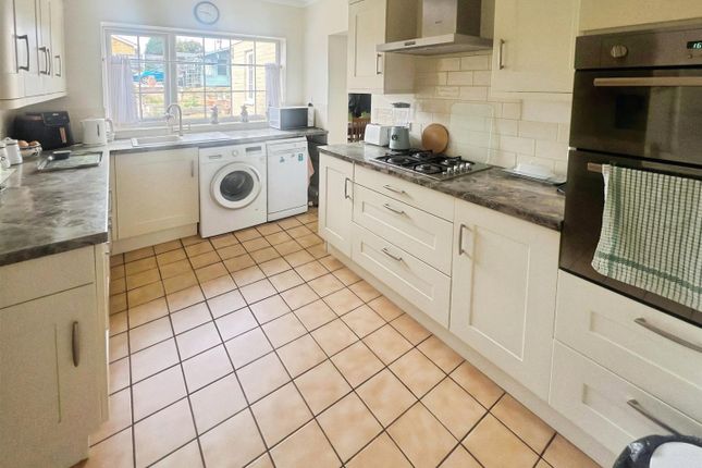 150, Hall Road, Lowestoft photo 2