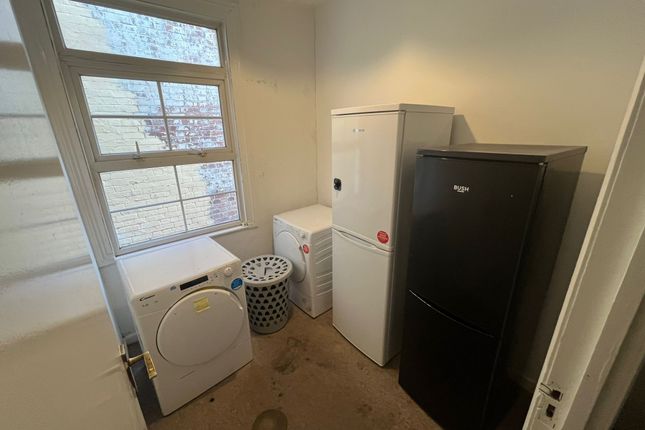 Room 2, Exeter photo 4