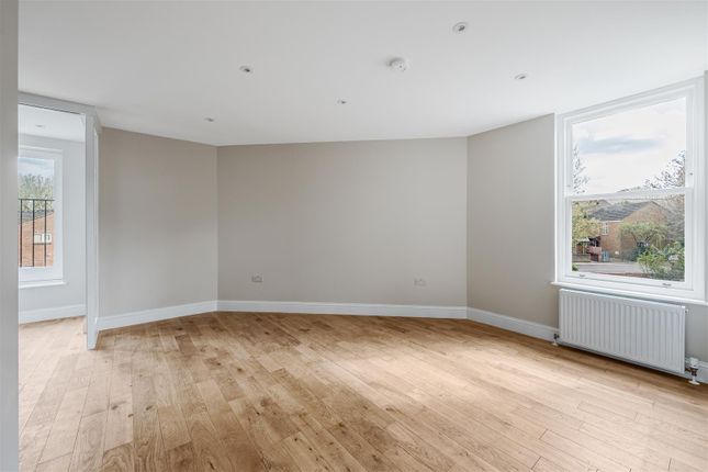 Thumbnail Flat to rent in Berrymead Gardens, London
