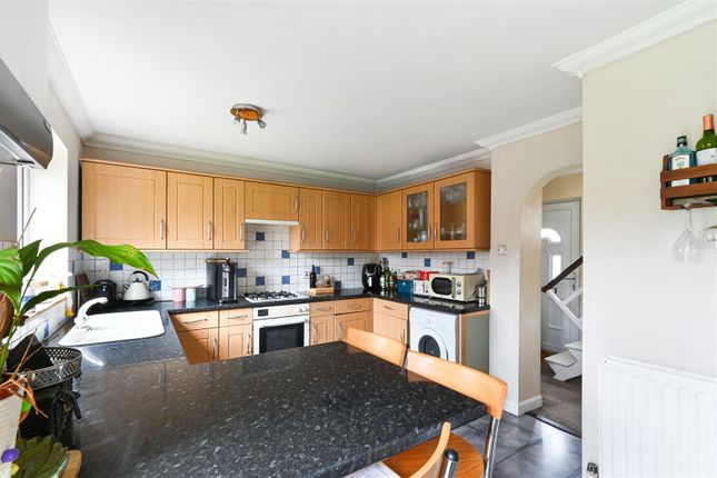 8, Horsecroft, Banstead photo 4