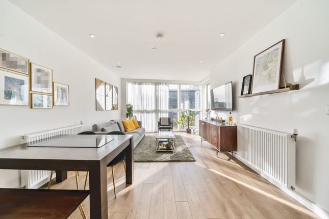 Flat for sale in Iverson Point, River Gardens