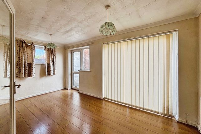 27, Oakwood Avenue, Cardiff photo 4