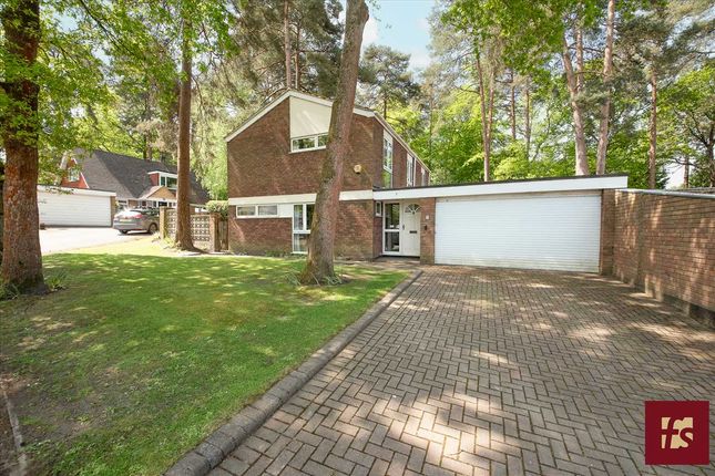 Thumbnail Detached house for sale in Salamanca, Crowthorne
