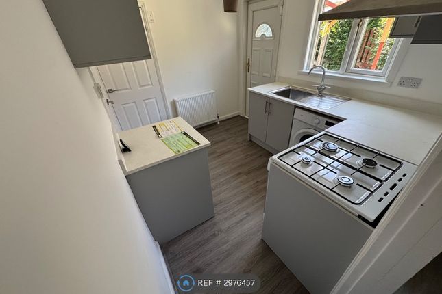 Charlton Place, Leeds photo 3