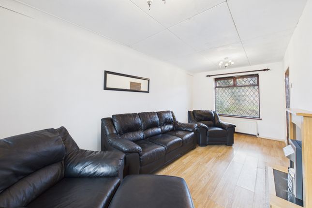 38, Lupton Crescent, Sheffield photo 2
