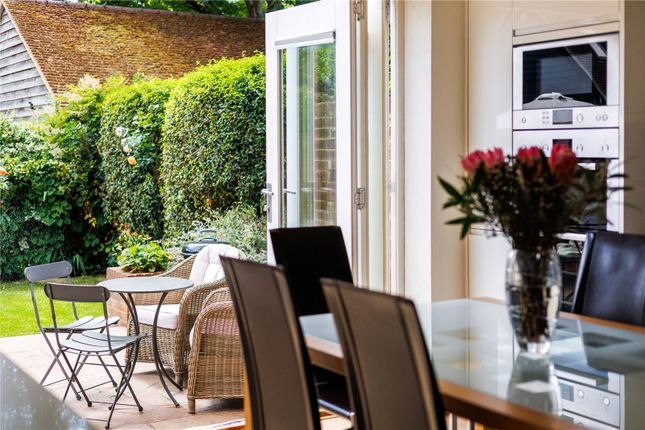 Spring House, 4, Cromwell Gardens, Buckinghamshire photo 4