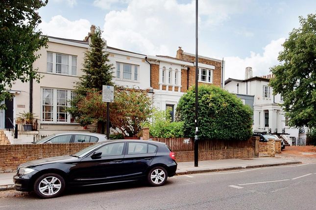 2 bed flat for sale in Tollington Park, London N4