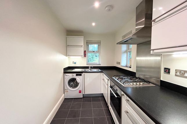 15 Bridge Court, Farnham photo 2