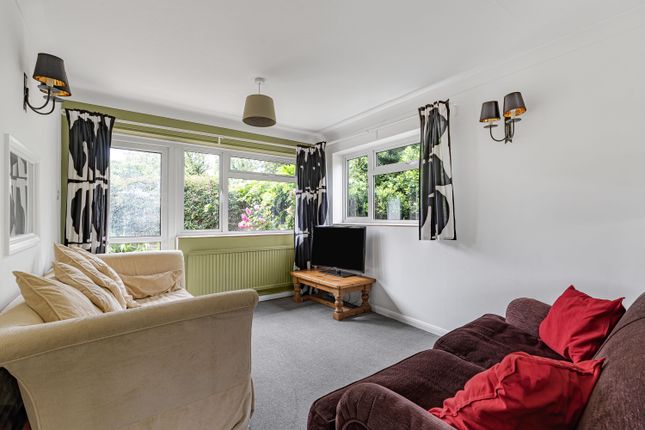 24, Heatherfield, Petersfield photo 4
