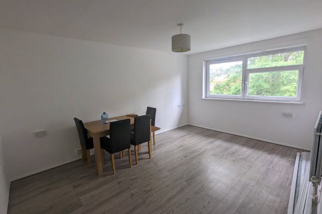 Flat to rent in Flat 23 Poullett House, Tulse Hill