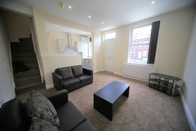 3 Bed Terraced House To Rent In Beechwood Walk Burley Leeds Ls4