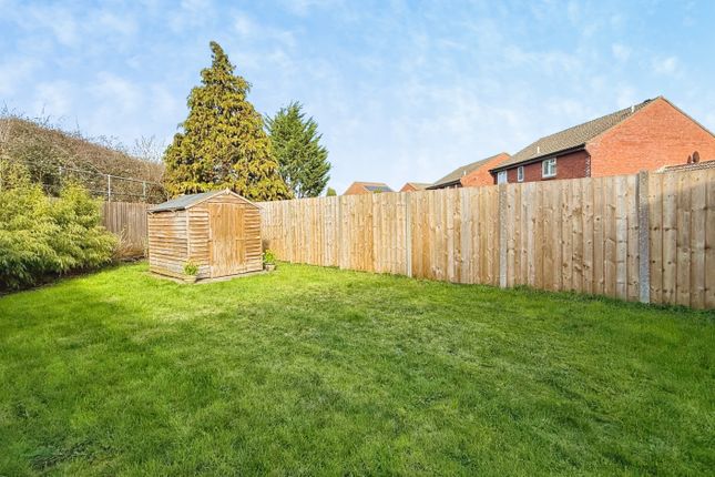 Phipps Close, Westbury photo 2