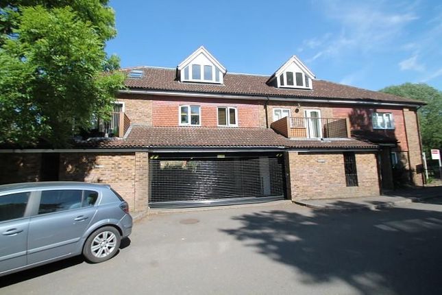 Thumbnail Flat for sale in Lawford House, Leacroft, Staines