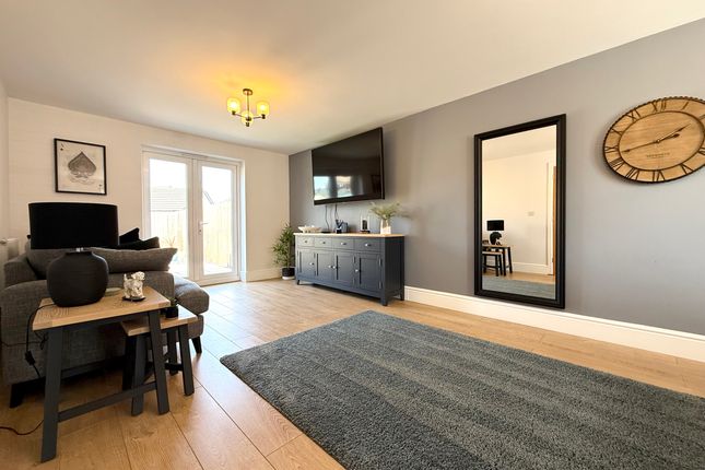15 Rhodfa'r Afon, Aberdare photo 2