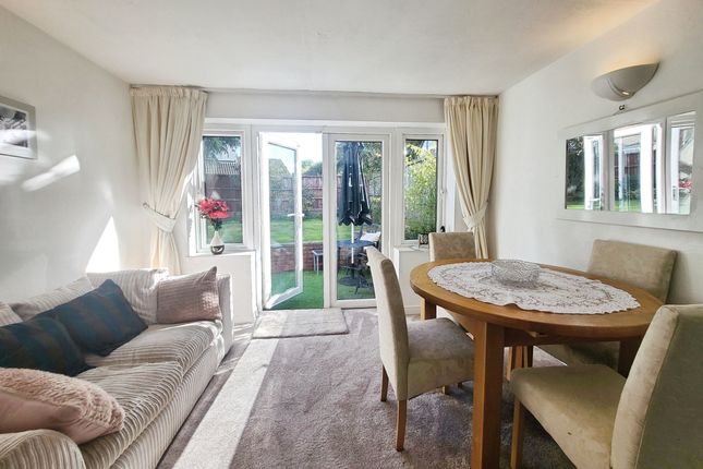 42 Cobwells Close, Leicester photo 4