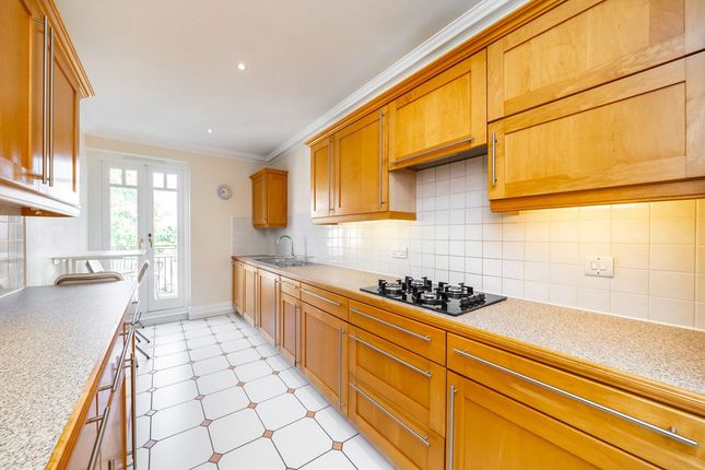 Flat 15, Bevan Court, 31, Clevedon Road, Twickenham photo 4
