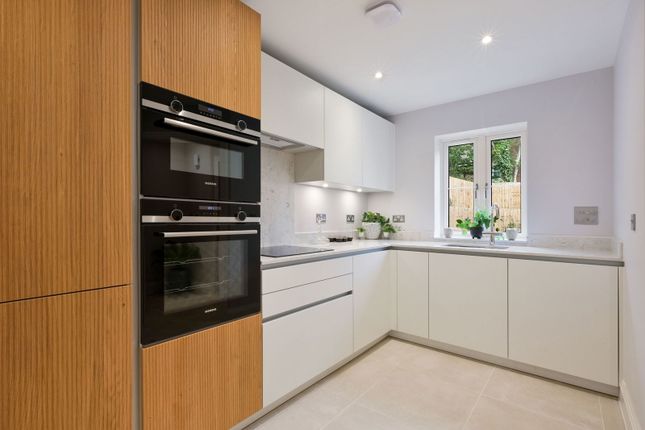 5, Larrey Close, Redhill photo 2