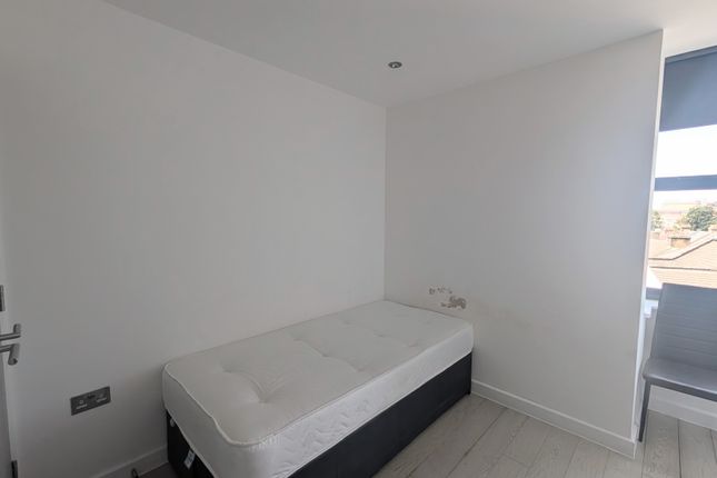 Flat 9, Harrow photo 3