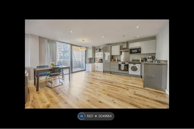 Flat, Admiral Court The Waldrons, Croydon photo 4