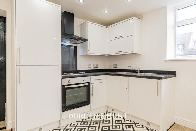6 Woodside Lodge, Woodford Green photo 3