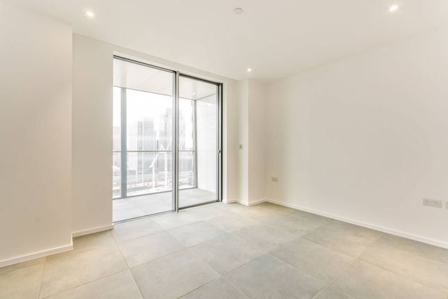 Flat to rent in Dollar Bay, Canary Wharf, London