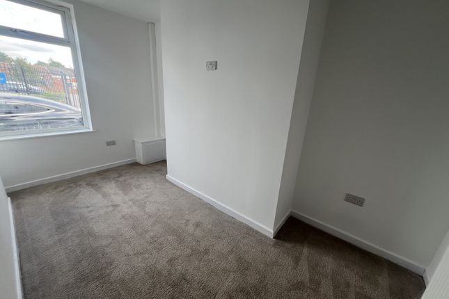43, Ashton-under-Lyne photo 3