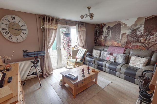 56, Glebe Road, Newent photo 2
