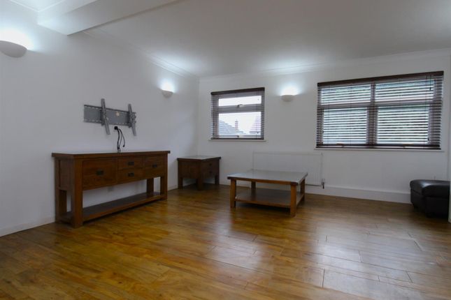36, Ford End, Woodford Green photo 5