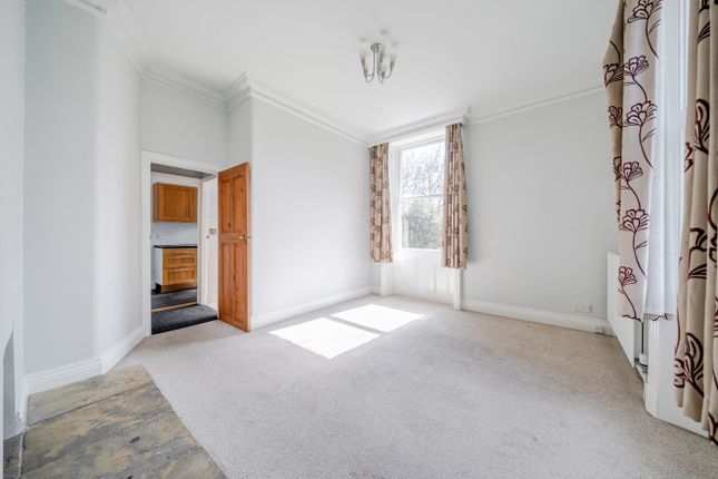 Flat D, 2, Park Villas, Leeds photo 4