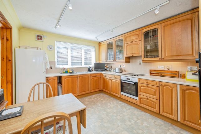 10, Eagle Close, Norwich photo 4