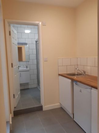 Room 2, 90 Murillo Road, London photo 5