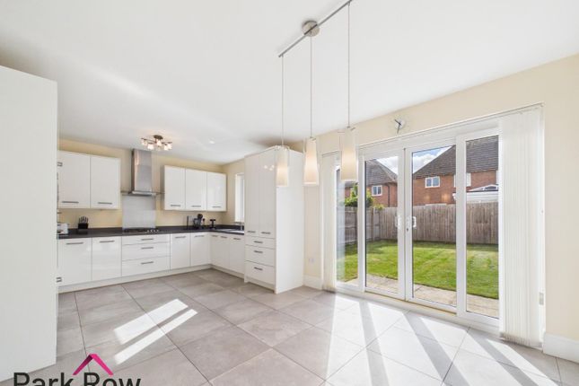 18, Bramley Park Avenue, Leeds photo 2