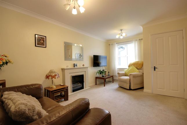 28, John Gray Court, Willerby, Hull photo 3