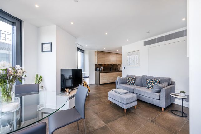 Flat for sale in Chronicle Tower, City Road, London