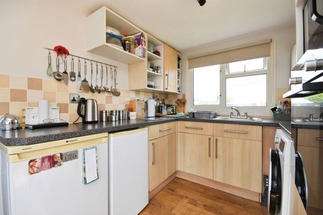 56, Dunton View, Lower Dunton Road, Brentwood photo 4