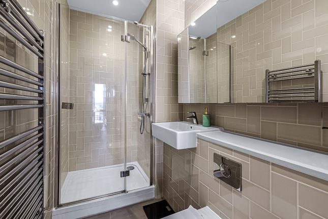 11, Mapleton Crescent, London photo 3