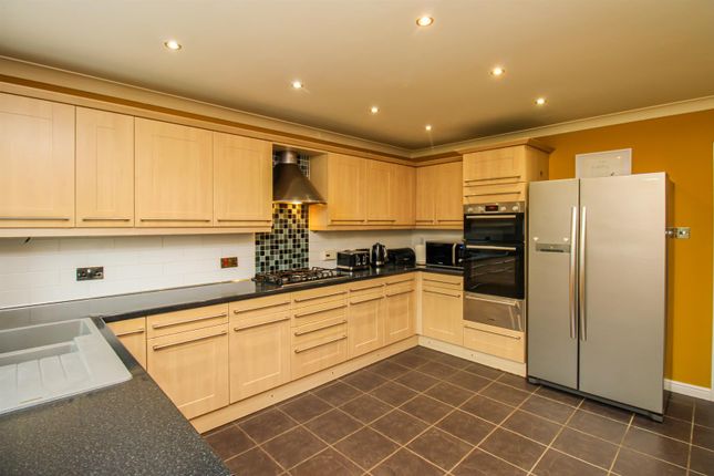 8, Kingston Drive, Normanton photo 2