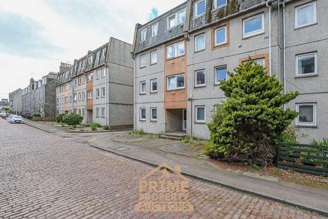 2-bed flat on 43e, Jute Street, Aberdeen, £60,000