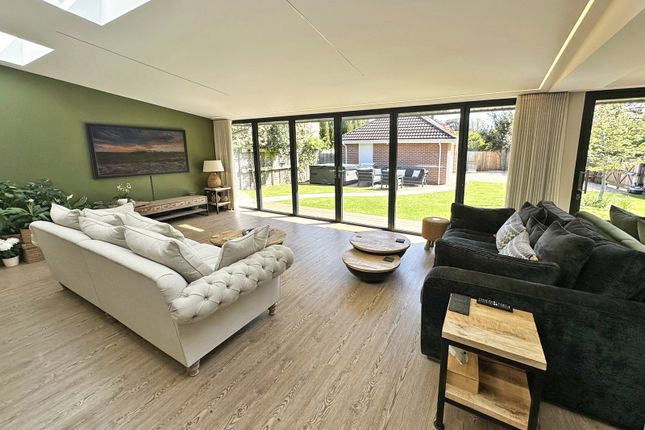 54, New Forest Drive, Hampshire photo 5