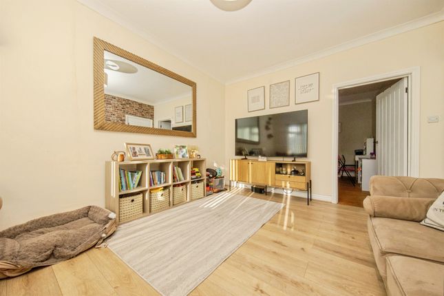 4, Avondale Road, Clacton-On-Sea photo 3