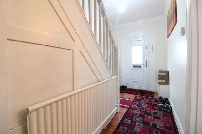 End terrace house for sale in Austin Road, Luton