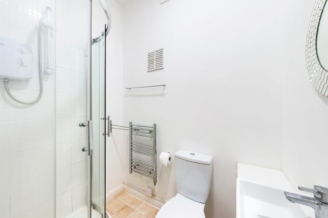 Flat 1 29 Amersham Hill, High Wycombe photo 3