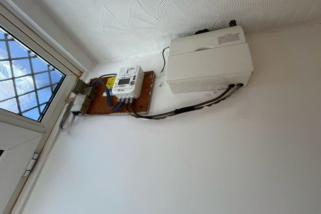 15, Neuaddwen Street, Aberbargoed photo 3