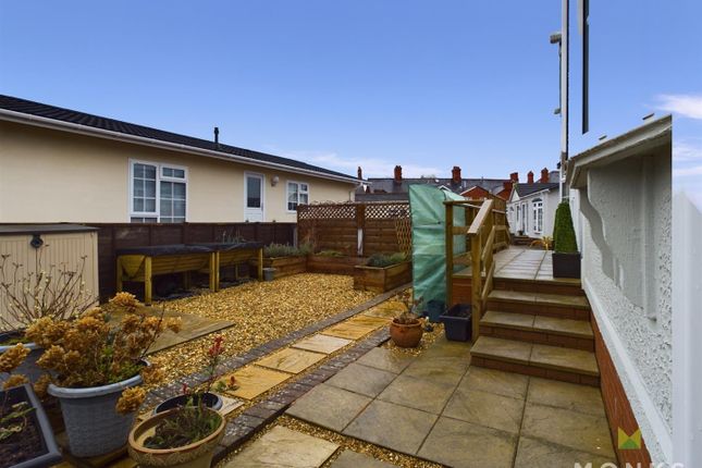 Mobile/park home for sale in Whittington Road, Gobowen, Oswestry