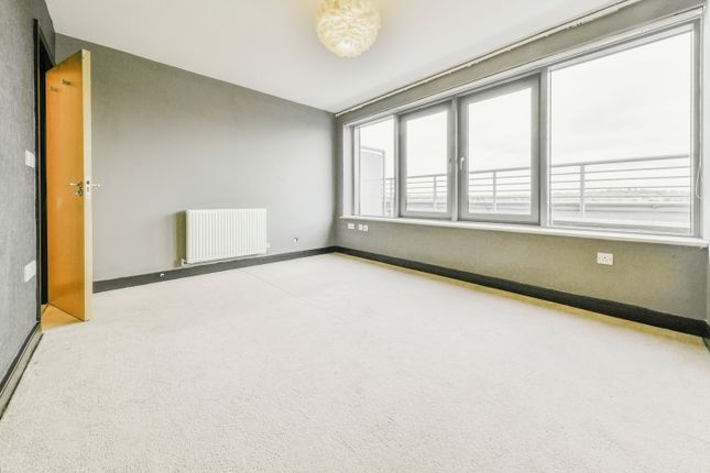 Flat for sale in Woolners Way, Stevenage, Hertfordshire