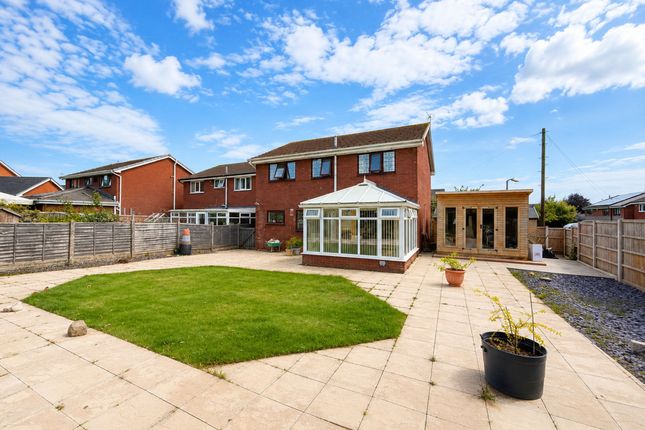 15 Sanderling Close, Bolton photo 4